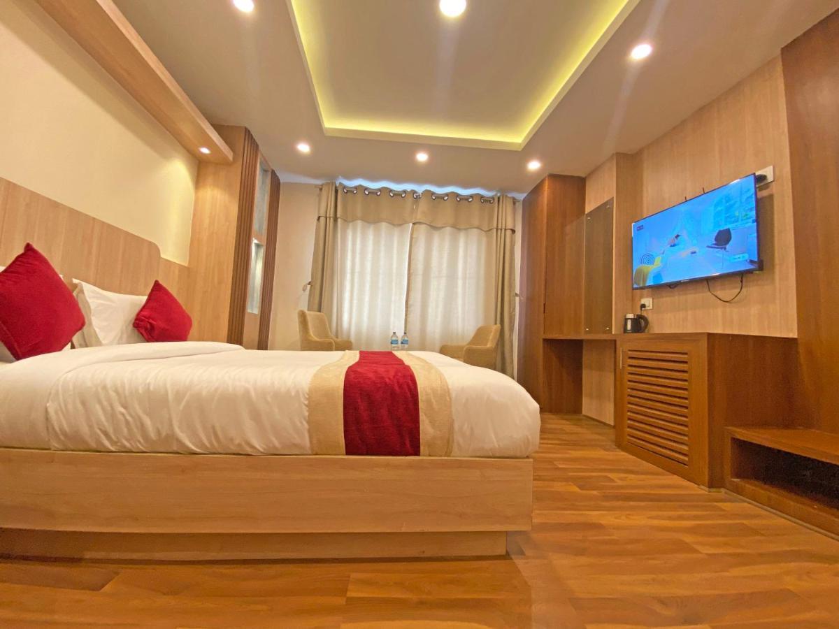 Hotel Nilakantha Pvt. Ltd Kathmandu Ngoại thất bức ảnh