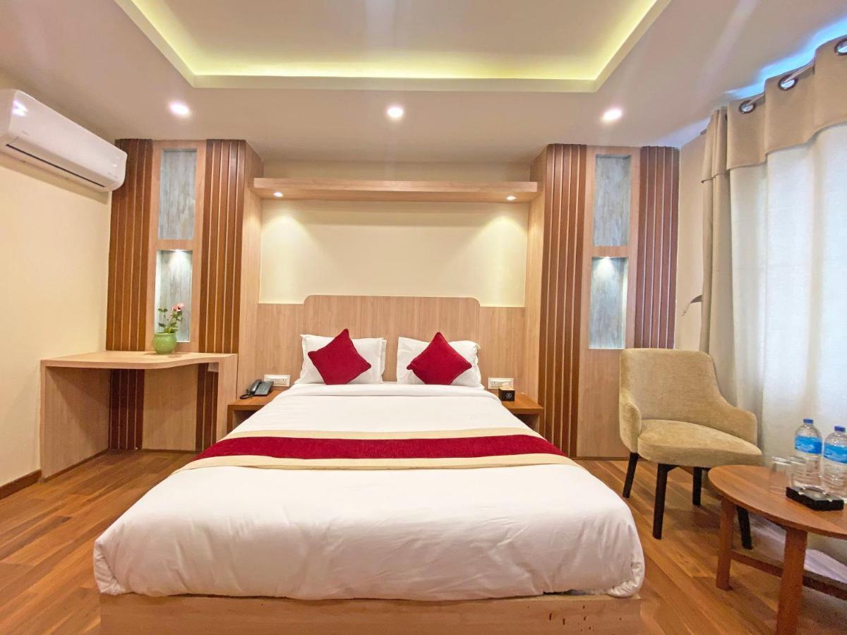 Hotel Nilakantha Pvt. Ltd Kathmandu Ngoại thất bức ảnh