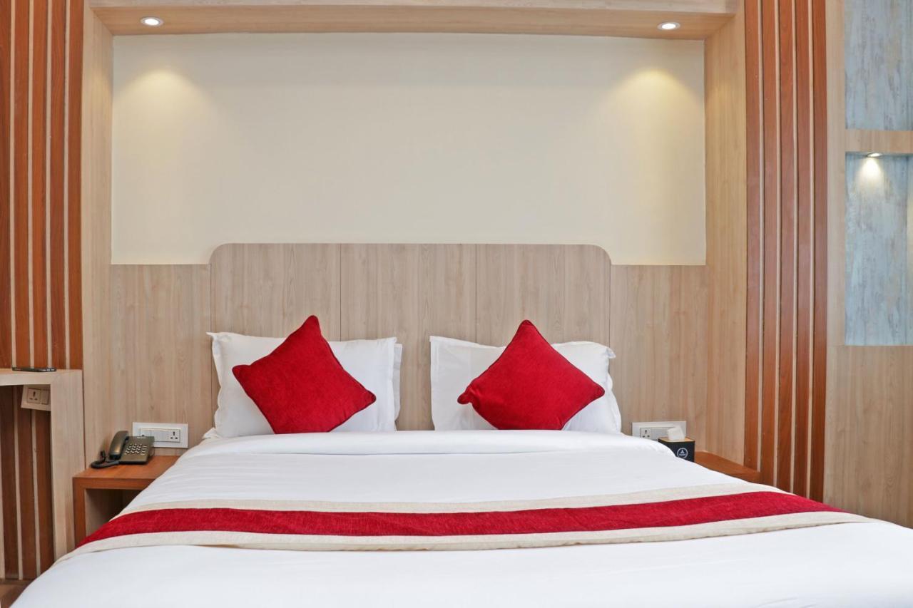 Hotel Nilakantha Pvt. Ltd Kathmandu Ngoại thất bức ảnh