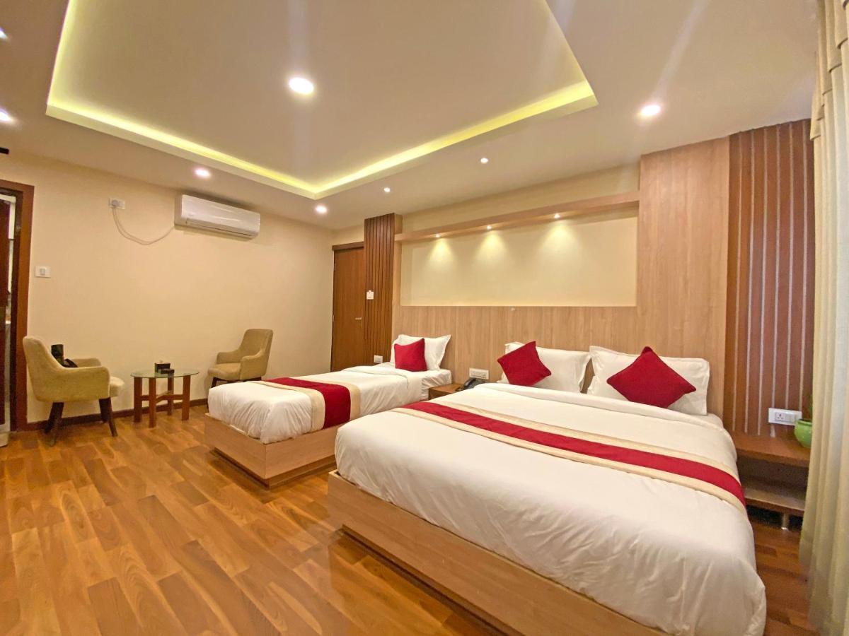 Hotel Nilakantha Pvt. Ltd Kathmandu Ngoại thất bức ảnh