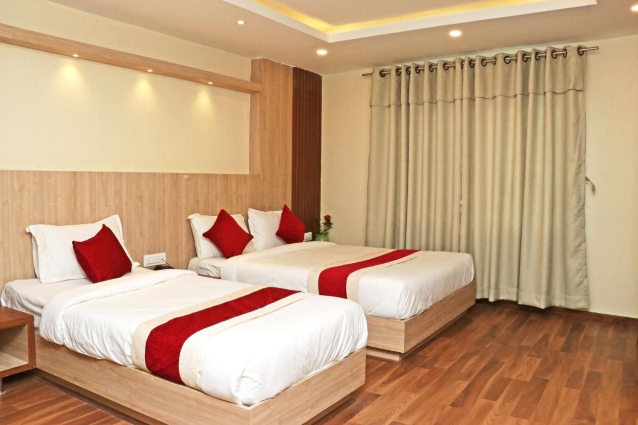 Hotel Nilakantha Pvt. Ltd Kathmandu Ngoại thất bức ảnh