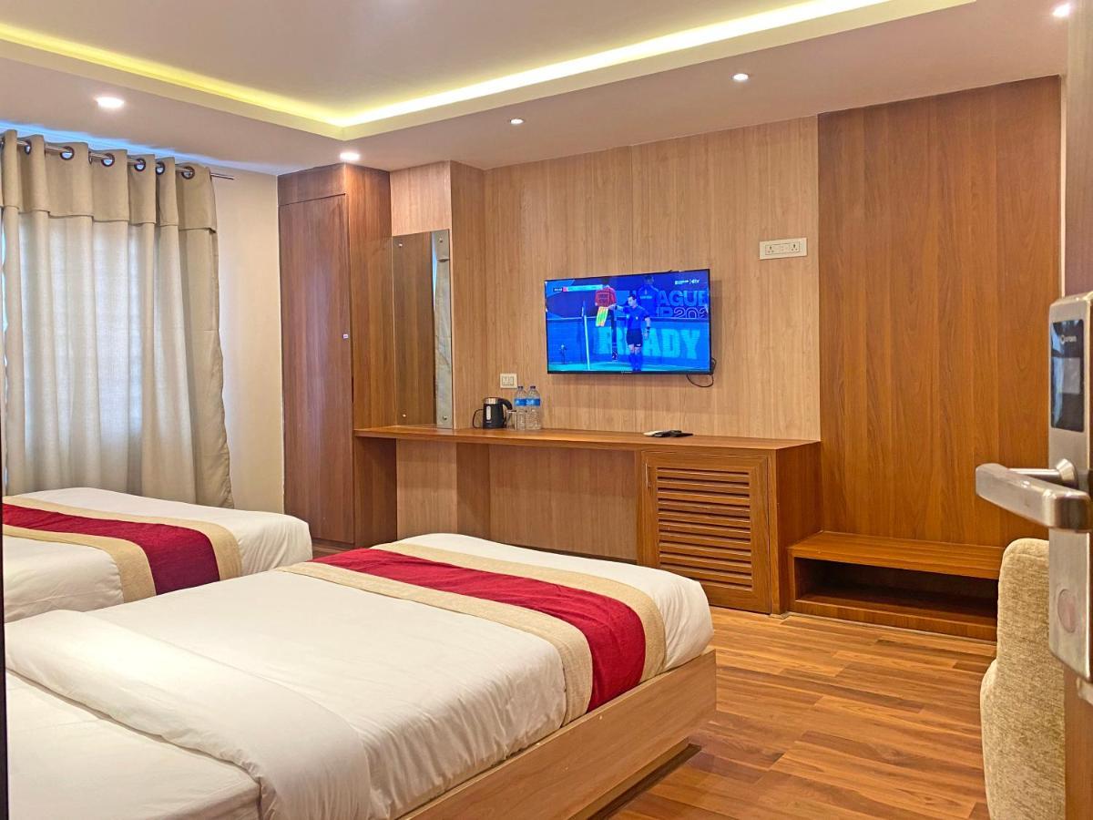 Hotel Nilakantha Pvt. Ltd Kathmandu Ngoại thất bức ảnh
