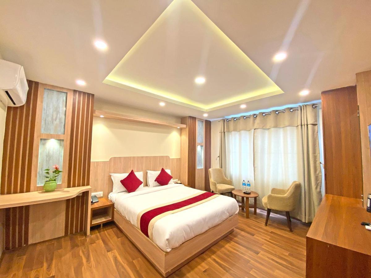 Hotel Nilakantha Pvt. Ltd Kathmandu Ngoại thất bức ảnh