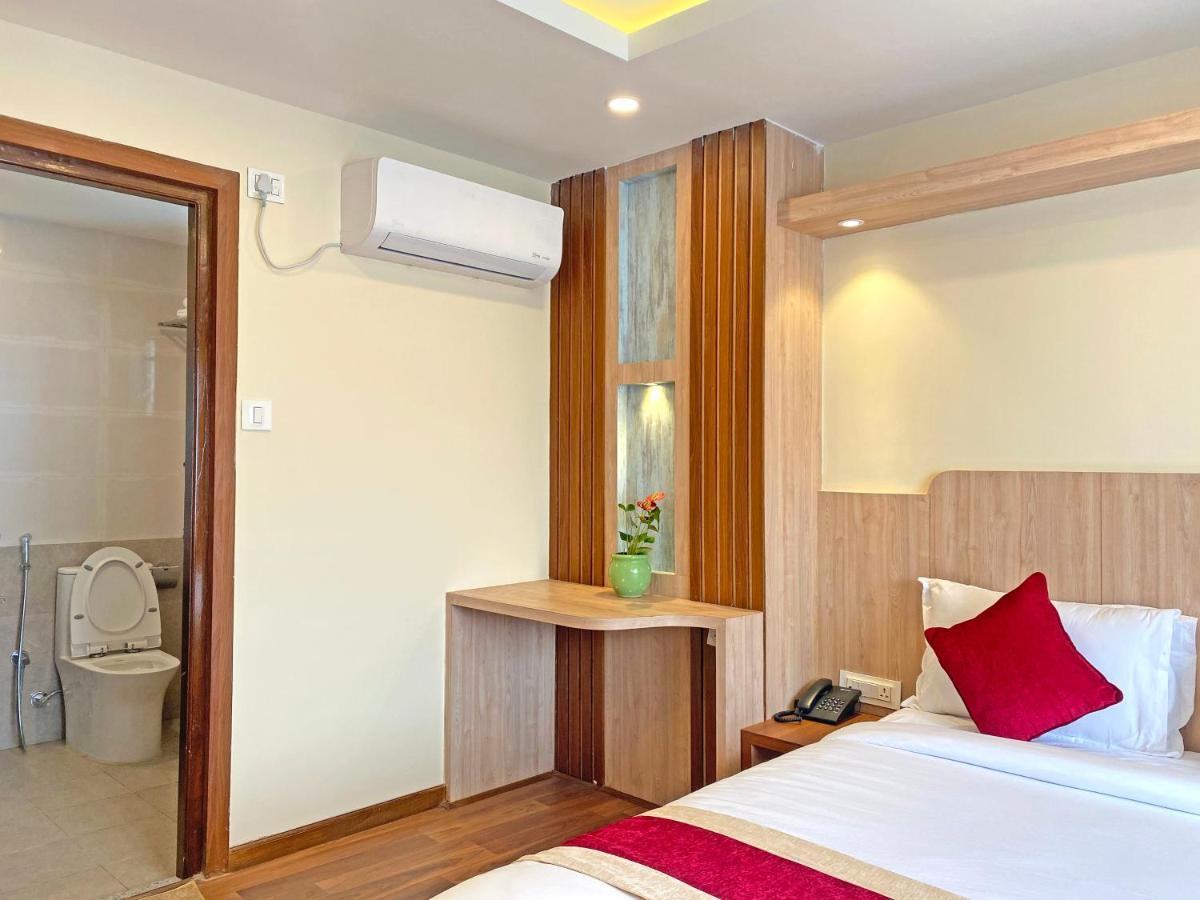 Hotel Nilakantha Pvt. Ltd Kathmandu Ngoại thất bức ảnh