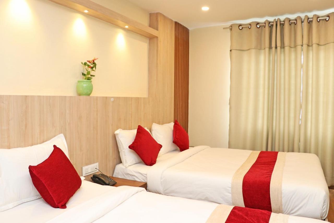 Hotel Nilakantha Pvt. Ltd Kathmandu Ngoại thất bức ảnh