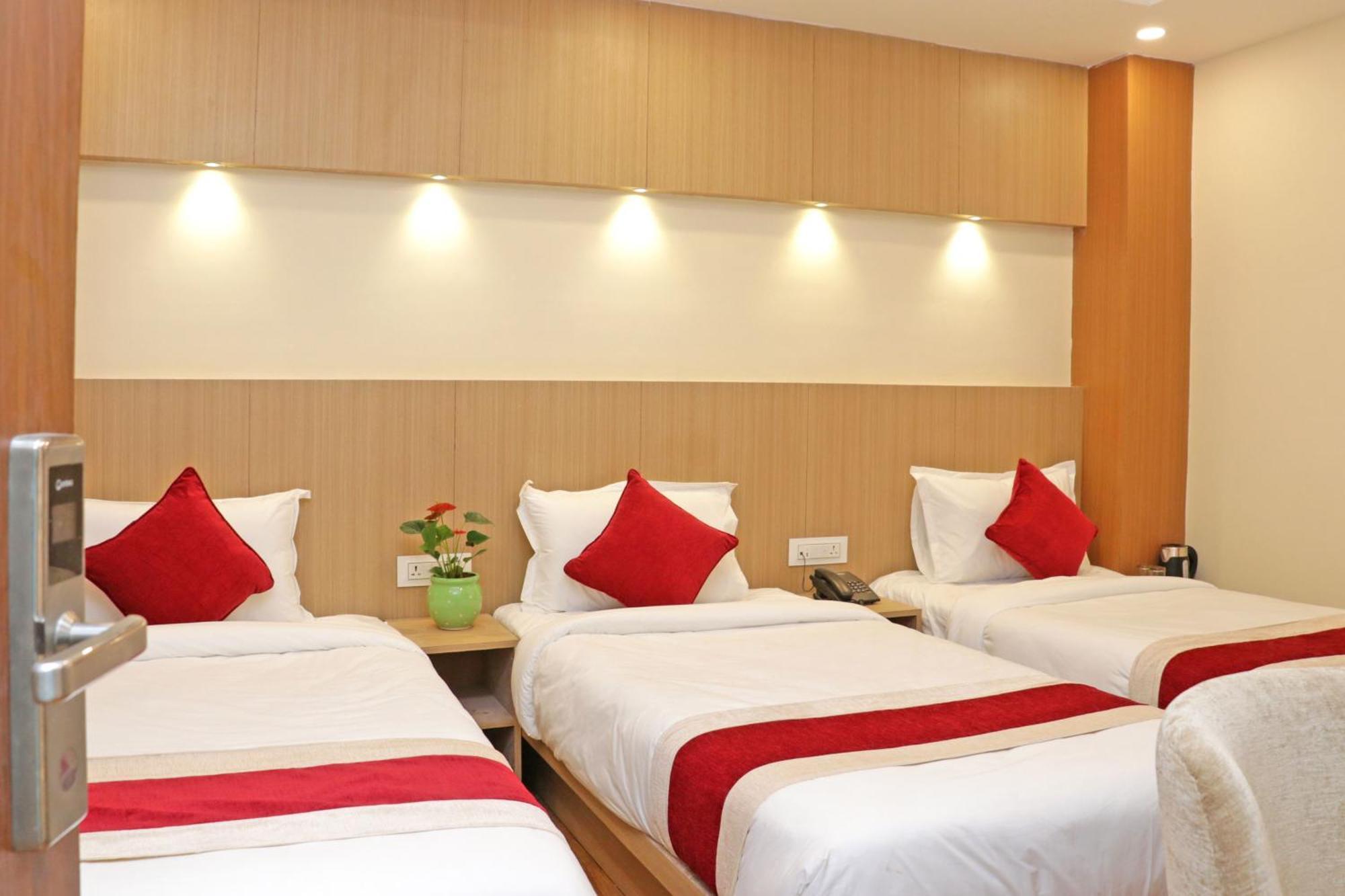 Hotel Nilakantha Pvt. Ltd Kathmandu Ngoại thất bức ảnh