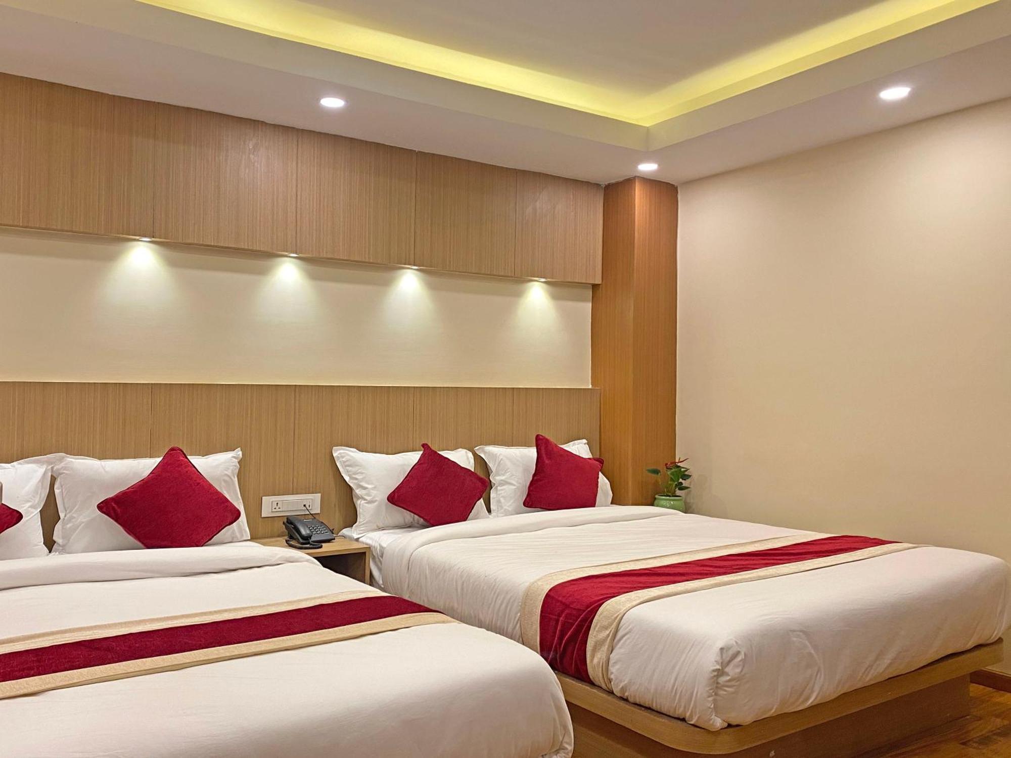 Hotel Nilakantha Pvt. Ltd Kathmandu Ngoại thất bức ảnh