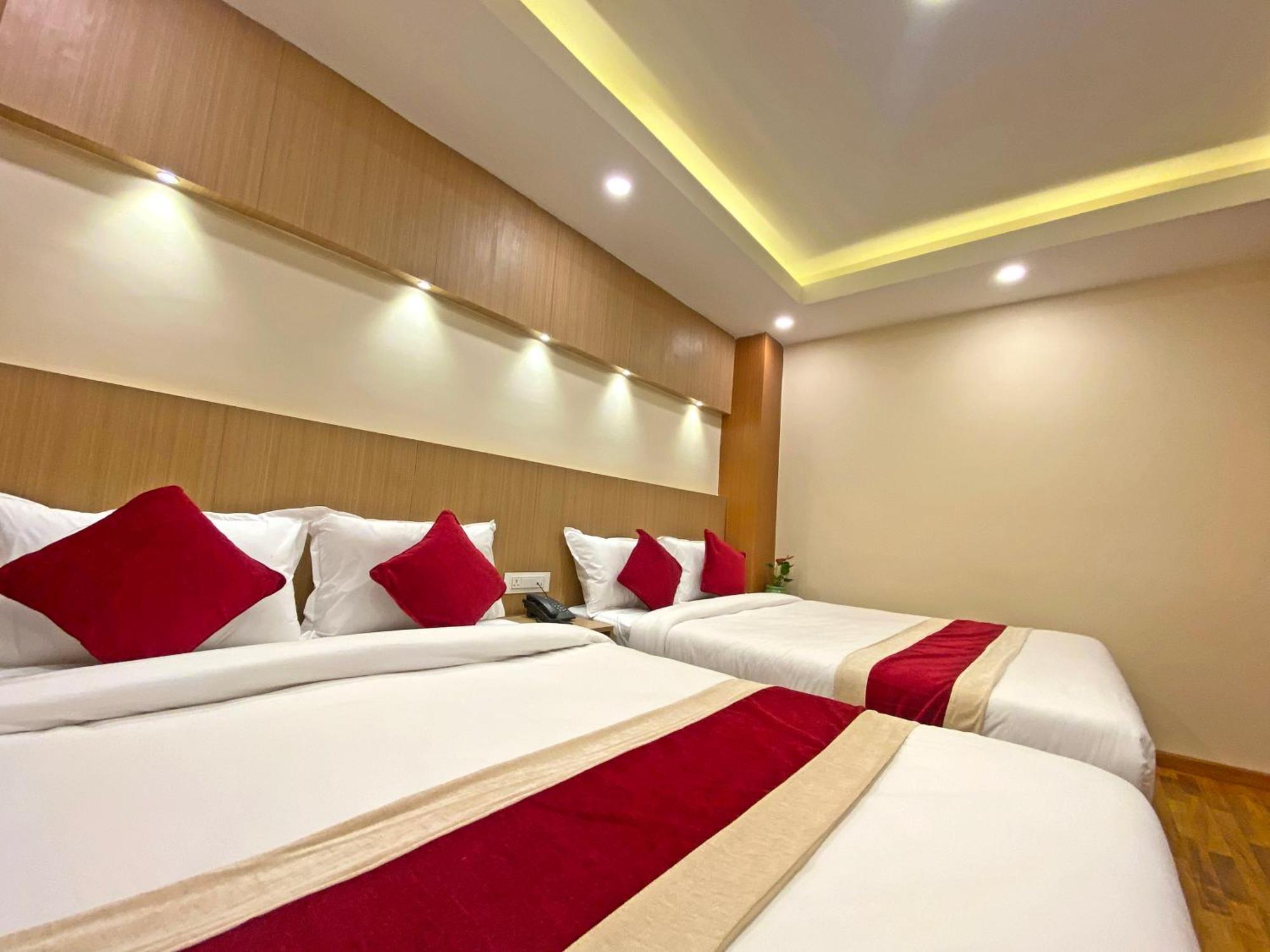 Hotel Nilakantha Pvt. Ltd Kathmandu Ngoại thất bức ảnh
