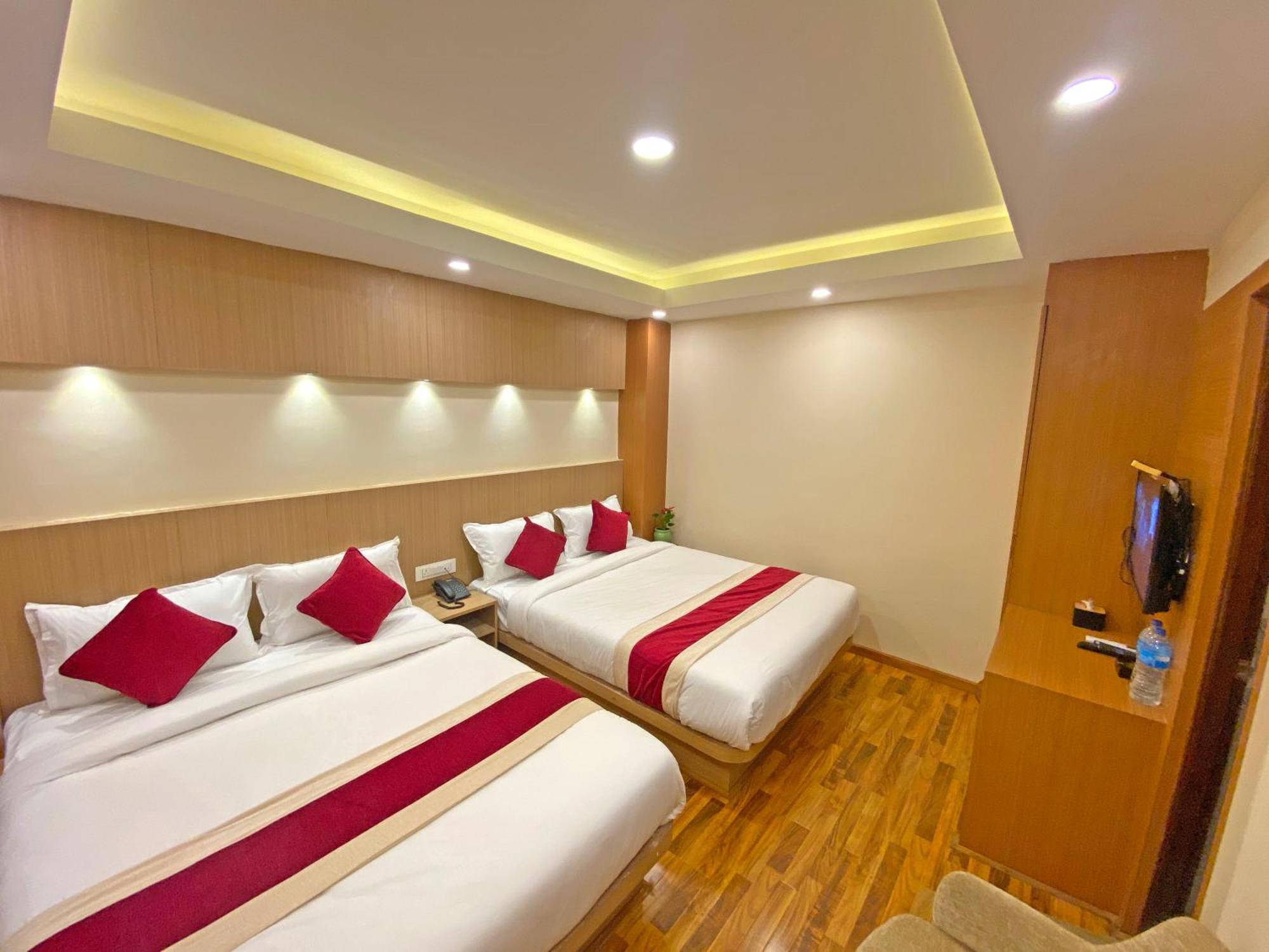 Hotel Nilakantha Pvt. Ltd Kathmandu Ngoại thất bức ảnh