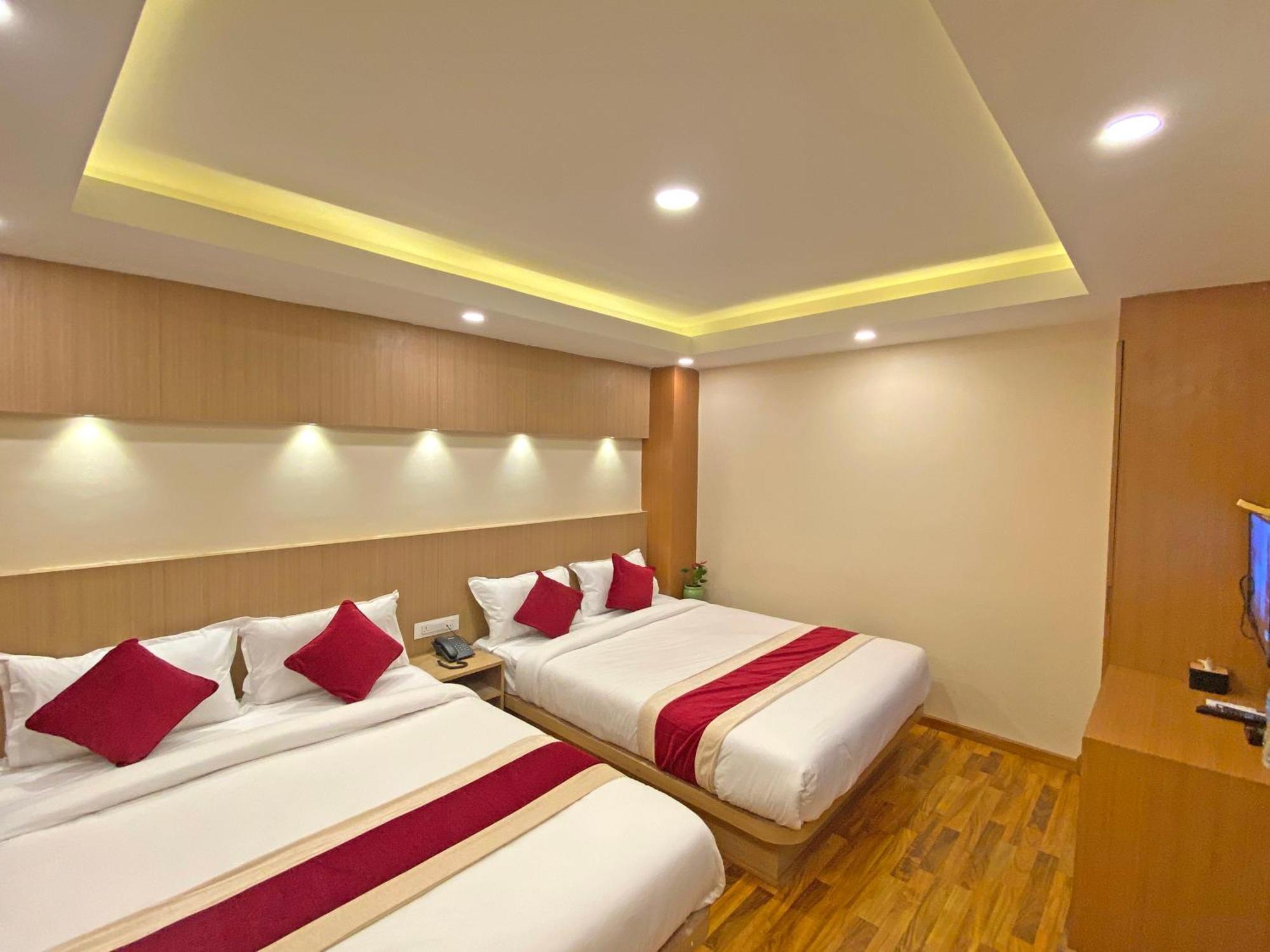 Hotel Nilakantha Pvt. Ltd Kathmandu Ngoại thất bức ảnh