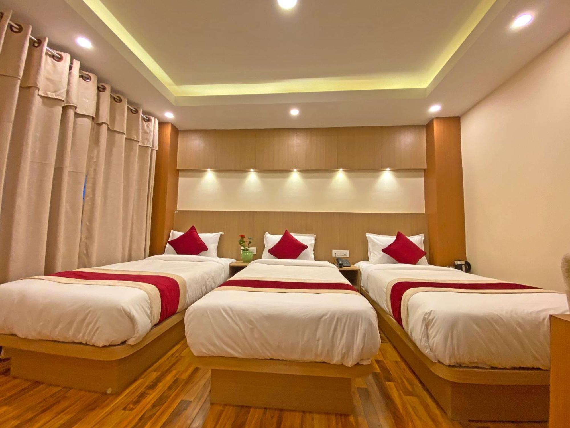 Hotel Nilakantha Pvt. Ltd Kathmandu Ngoại thất bức ảnh