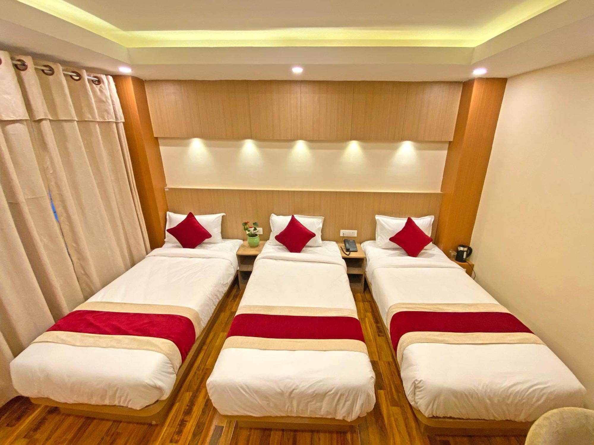 Hotel Nilakantha Pvt. Ltd Kathmandu Ngoại thất bức ảnh
