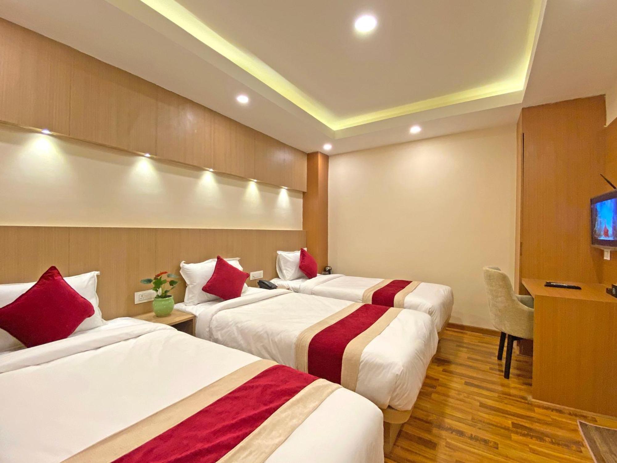 Hotel Nilakantha Pvt. Ltd Kathmandu Ngoại thất bức ảnh