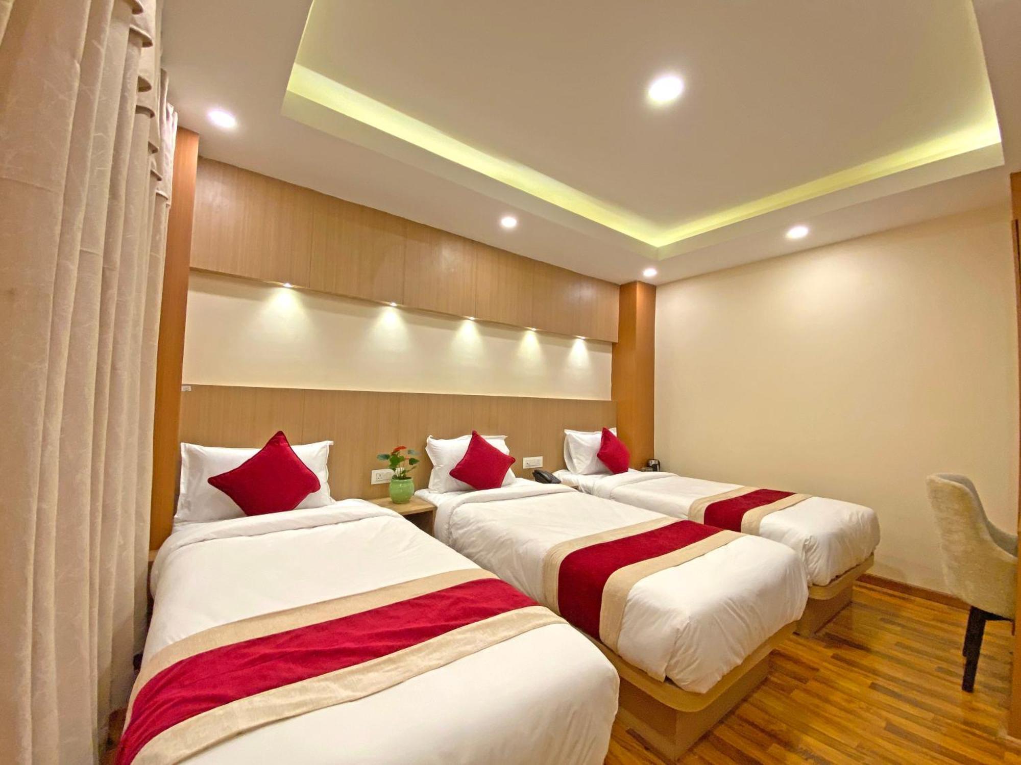 Hotel Nilakantha Pvt. Ltd Kathmandu Ngoại thất bức ảnh